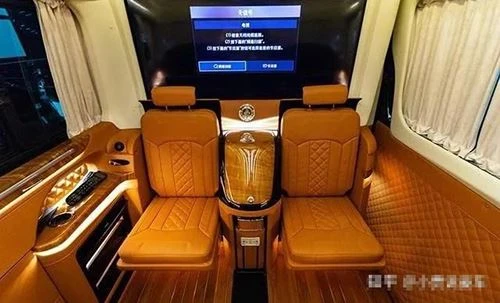 Mercedes-Benz Sprinter Ni-seters campingvogn med kongelig interiør
