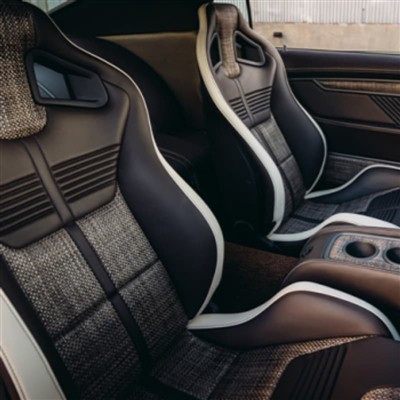 Kan jeg installere tilpassede seter i bilen min